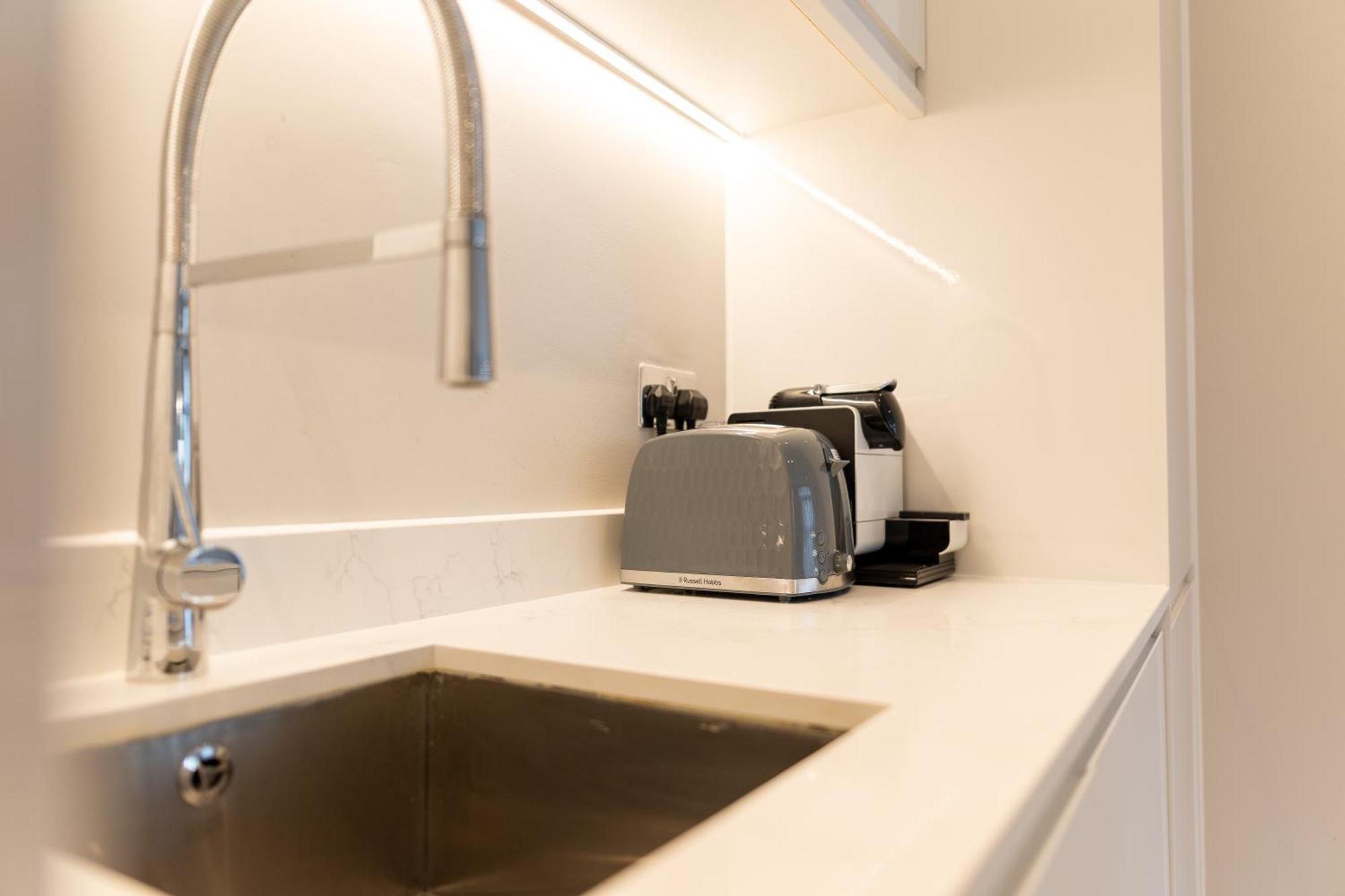 Exclusive Cardiff City Centre Apartment Buitenkant foto
